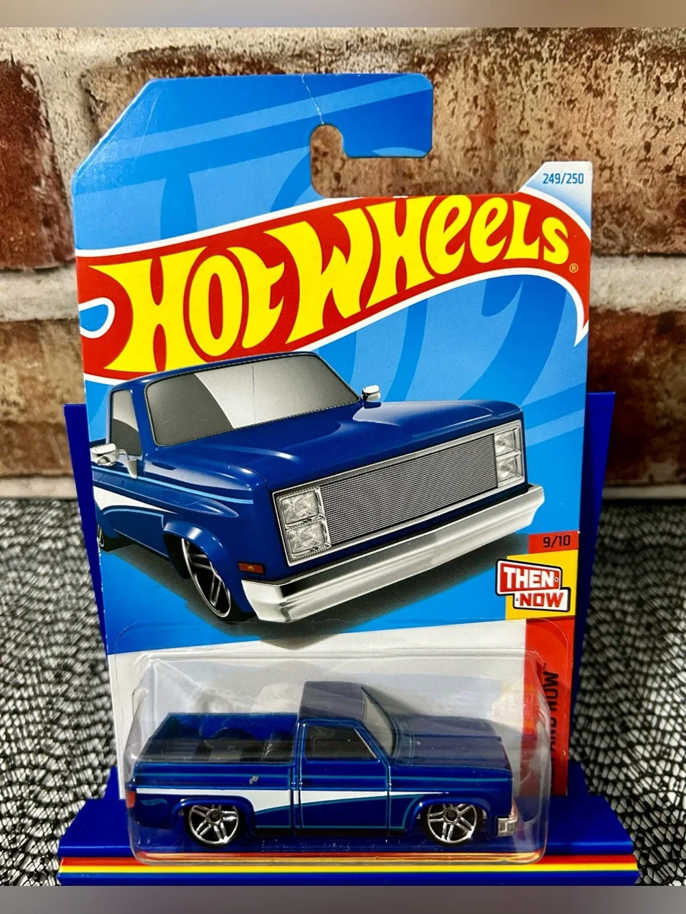 Hot Wheels 83 Chevy Silverado